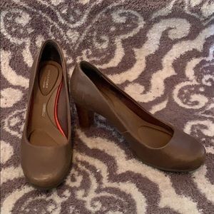 Rockport total motion light brown heels